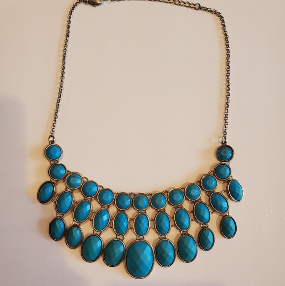 Jewelry - Gorgeous Blue bib necklace
